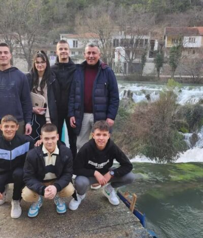 Nakon više decenija Bileća dobila “rok bend”: Učenici Gimnazije u sastavu grupe “Preko reda” (VIDEO)